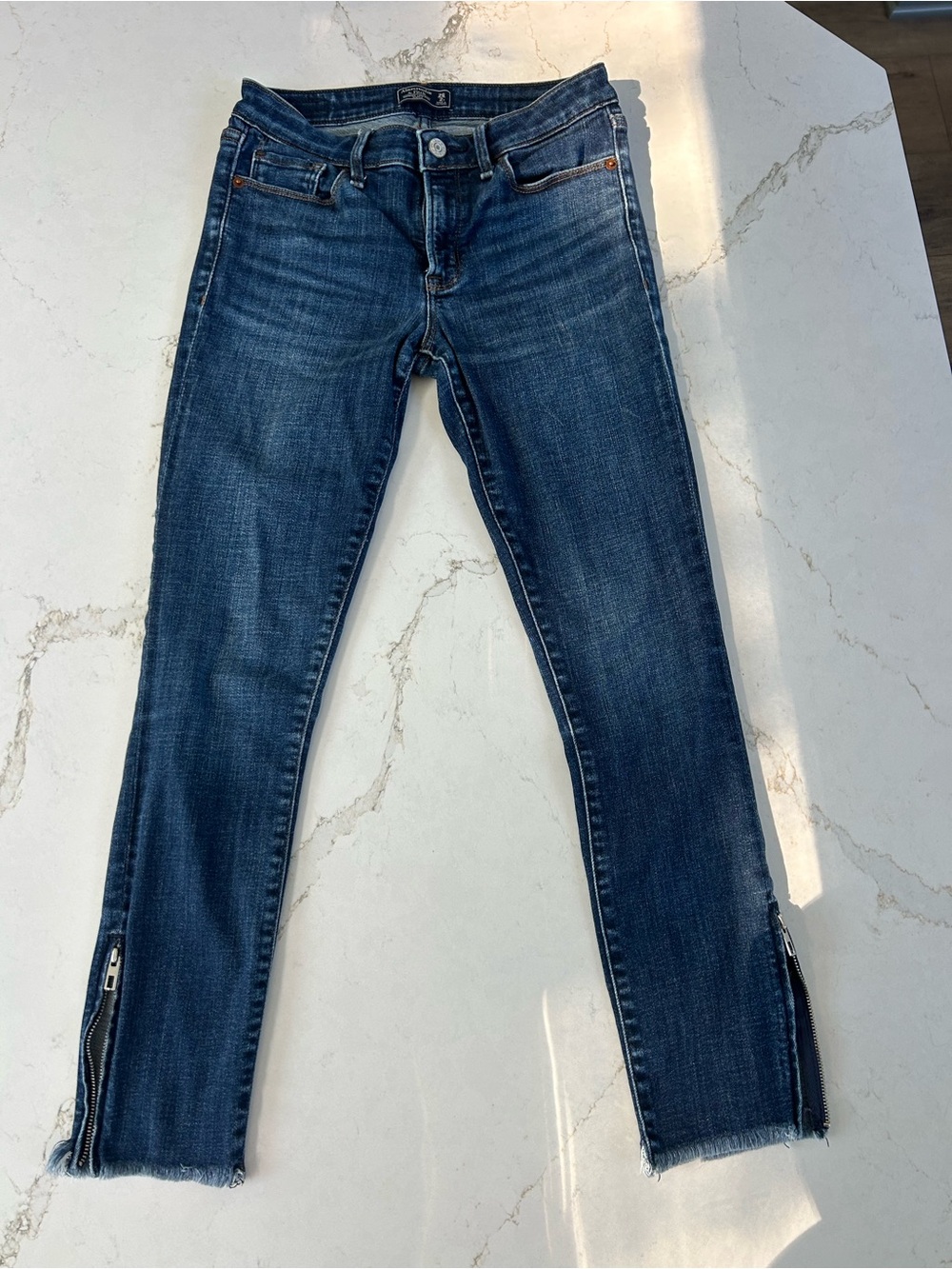 Abercrombie & Fitch Harper Low Rise Ankle Jeans | Size 26/2R